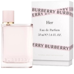 Un flacon de Burberry Her Eau de Parfum pour Femme 50ml avec un bouchon rose et un logo en relief se trouve à côté de sa boîte blanche, ornée de la marque Burberry en diagonale rose. Dakar
