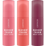 Trois Catrice Blushin' Charm Multi Stick Blush en Stick 5,5 g se tiennent debout dans des emballages rose, corail et prune, chacun portant le nom du produit clairement imprimé en texte blanc. Dakar