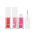 Trois tubes de Catrice Glossin' Glow Tinted Lip Oil Huile à Lèvres 4 ml en rouge, rose et rose clair ; l'un d'entre eux est ouvert et présente un applicateur rose tendre. Tous les tubes sont munis d'un bouchon blanc. Dakar