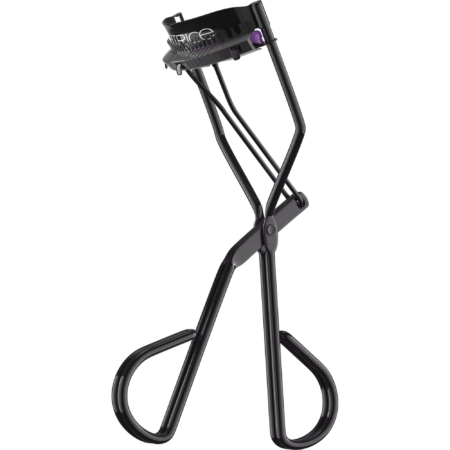 Le Catrice Lash Curler Recourbe Cils avec Peigne Intégré est un recourbe-cils en métal noir avec des poignées rembourrées et une pince rembourrée, présenté sur fond blanc. Dakar