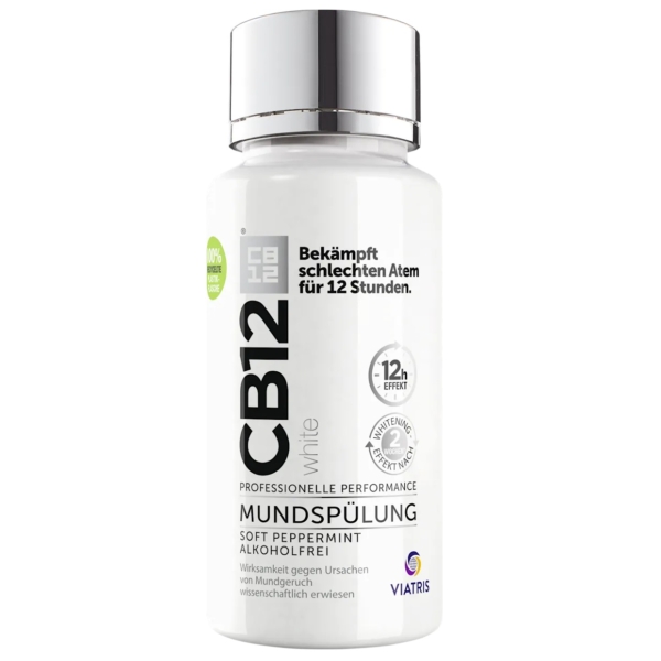Un flacon blanc de CB12 Bain de Bouche White Effet Blanchissant 200 ml, rince-bouche sans alcool au goût de menthe poivrée, est muni d'un bouchon argenté et d'une étiquette allemande en noir et argent soulignant la protection contre la mauvaise haleine pendant 12 heures. Dakar