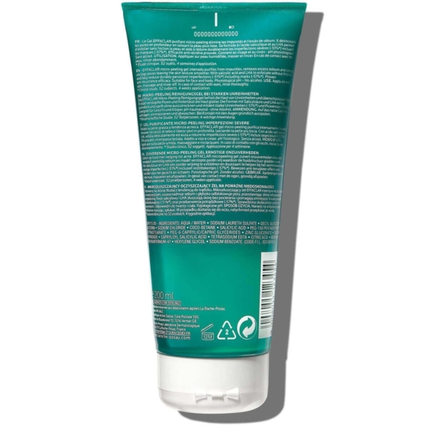 Un tube vert de 200 ml de La Roche Posay Effaclar Gel Purifiant Micro-Peeling, avec un texte blanc et un bouchon à charnière, est présenté à la verticale par l'arrière, avec des informations sur le produit et ses ingrédients sur fond blanc. Dakar