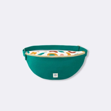 Un sac banane bleu sarcelle doté d'une poche avant à fermeture éclair, orné d'un motif abstrait aux couleurs vives (jaune, vert et orange) — idéal pour transporter votre spray hydratant nasal « Respiratoire Hygiène » de Puressentiel au calendula bio, 100 ml. Dakar