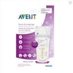 Emballage des sachets de conservation du lait maternel Philips Avent montrant un sachet de conservation transparent avec des marques de mesure, des éléments de design violets et blancs, les caractéristiques du produit énumérées à gauche et la mention "sans BPA" au bas de l'emballage. Dakar