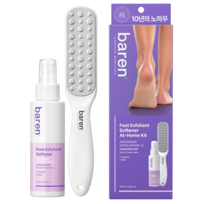 Kit d'exfoliation et d'adoucissement des pieds à domicile de Baren, présentant un flacon pulvérisateur, une lime à pieds et l'emballage du produit avec des pieds nus et des accents violets. Le texte met l'accent sur l'exfoliation avancée pour les talons secs et rugueux. Dakar