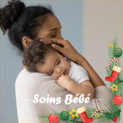 Une femme tient affectueusement un bébé sur son épaule. L'image comporte un cadre festif avec des décorations de Noël, le texte "Soins Bébé" et une touche de magie Univers Cosmetix pour les fêtes de fin d'année. Dakar