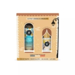 Le Coffret Noël le Village aux Senteurs Parfum "Monoï Coco" 4 Produits comprend une brume scintillante, une eau de toilette et deux produits de toilette dans un coffret festif beige et marron avec un motif de réverbère. Fabriqué en France, idéal pour les cadeaux. Dakar