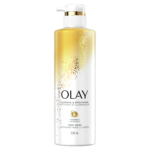 Un flacon blanc et or du nettoyant pour le corps nettoyant et éclaircissant avec vitamine C de Olay, doté d'un distributeur à pompe et d'un format de 530 ml, étiqueté en anglais et en français. Dakar
