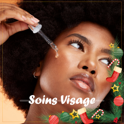 Une femme applique un sérum pour le visage à l'aide d'un compte-gouttes sur sa joue, entourée de décorations de Noël. Le texte français "Soins Visage" et la marque Univers Cosmetix apparaissent en bas. Dakar