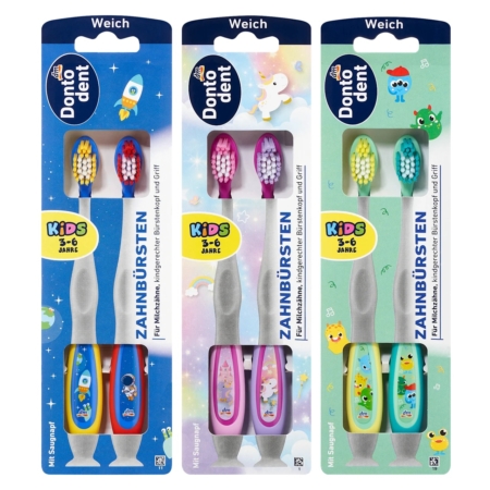 Trois paquets de brosses à dents pour enfants Dontodent, contenant chacun deux brosses à dents souples aux motifs colorés et ludiques représentant des fusées, des animaux et des thèmes aquatiques, pour les enfants âgés de 3 à 6 ans. Dakar
