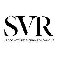 Logo noir et blanc avec les grandes lettres "SVR" au-dessus d'un texte plus petit indiquant "LABORATOIRE DERMATOLOGIQUE" dans une police de caractères propre et moderne. Dakar
