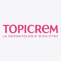 Logo Topicrem en texte rose avec les mots "La Dermatologie Bien-Être" en dessous sur fond blanc. Dakar