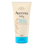 Le tube de 150 ml d'Aveeno Lotion Hydratante Baby Soin Quotidien, conçu pour les peaux sensibles, présente un motif rayé crème et bleu avec un graphique d'avoine et les détails du produit sur le devant. Dakar