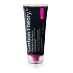 Un tube de 200ml de Carbon Theory Charcoal Gel Purifiant au Charbon Actif et Huile de Tea Tree, avec un design noir élégant avec des accents blancs et roses et un bouchon à clapet pratique. Dakar