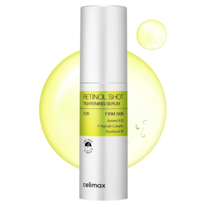 Un flacon blanc de Celimax Retinol Shot Tightening Serum est représenté sur un fond blanc avec des gouttelettes de liquide jaune. L'étiquette met en avant des ingrédients tels que le rétinol, le complexe peptidique et le panthénol pour une peau plus ferme. Dakar