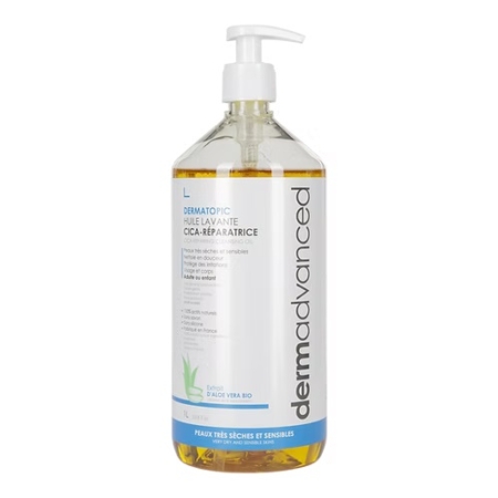 Un flacon pompe transparent de Dermadvanced Dermatopic Huile Lavante Cica-Réparatrice, un nettoyant pour les peaux très sèches et sensibles, avec une étiquette blanche et bleue et la mention d'un extrait d'aloe vera. Dakar
