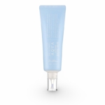 Un tube bleu clair étiqueté "Dr. Althea Aqua Marine Water Cream" se tient debout avec un bouchon transparent sur un fond blanc. Le texte sur le tube est principalement blanc et le tube semble légèrement réfléchissant. Dakar