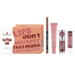 Un coffret intitulé "essence toffee talk brown lip set" est présenté avec quatre produits pour les lèvres : un crayon contour des lèvres, un gloss repulpant, une huile pour les lèvres et un baume à lèvres teinté, tous dans des tons neutres de brun et de rose. Dakar