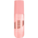 Un flacon rose de Lancôme La Vie Est Belle Vanille Nude Hair & Body Mist avec un design minimaliste et un texte blanc sur le devant. Dakar