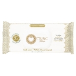 Un paquet de lingettes intimes Musc Intime avec un motif blanc et or, des motifs de dentelle et un texte en français. L'emballage indique "100% coton" et "Parfum Monoi Oriental". Dakar