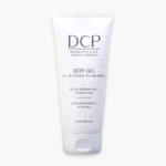 Un tube blanc de DCP Dermatologic Cosmetic Products Dépi-Gel, un gel éclaircissant actif pour tous les types de peau, présenté sur un fond clair. Dakar