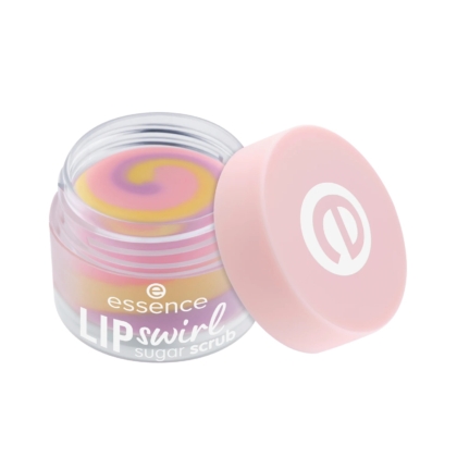 Un petit pot rond d'Essence Lip Swirl Sugar Scrub avec un couvercle rose, partiellement ouvert pour révéler un motif tourbillonnant de gommage pour les lèvres rose, jaune et violet à l'intérieur. Dakar