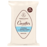 Un paquet de lingettes antibactériennes intimes Cavaillès, contenant 15 lingettes. L'emballage est essentiellement blanc, avec des touches de marron et de bleu, et comporte un texte en français décrivant les qualités antibactériennes et protectrices du produit. Dakar