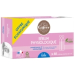 Une boîte de Gifrer Sérum Physiologique pour bébés, comprenant 40 flacons stériles unidoses de 5 ml pour les soins nasaux et oculaires. L'emballage est principalement blanc et rose, avec des accents bleus et jaunes et des graphiques liés aux bébés. Dakar