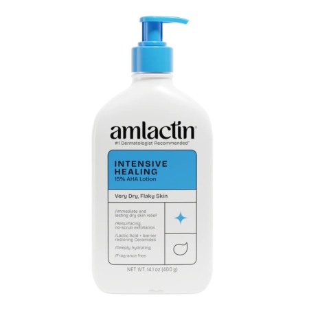 Amlactin Crème Réparatrice Intensive à 15 % d'Acide Lactique AHA 340 g (Copie) se présente dans un flacon blanc avec une pompe bleue. L'étiquette indique qu'elle est recommandée par les dermatologues pour les peaux très sèches et squameuses et énumère ses ingrédients et ses avantages. Dakar