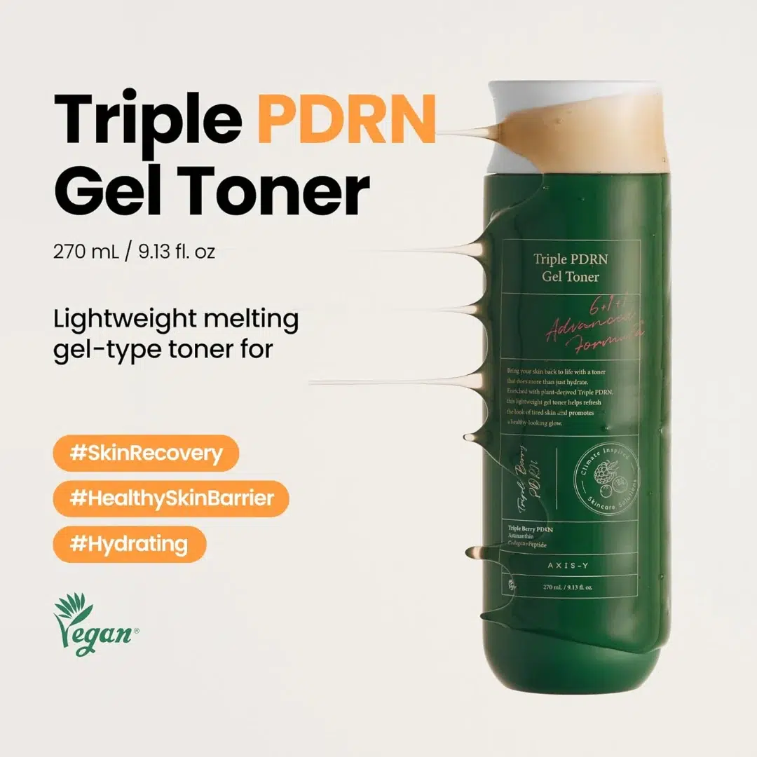 Un flacon vert de Axis Y Lotion Tonique Gel Multi Actions Triple Pdrn 270 ml avec du gel suintant du haut. Le texte met en avant sa formule gel légère, la récupération de la peau, la barrière saine et les bienfaits hydratants. Logo végétalien en bas à gauche. Dakar