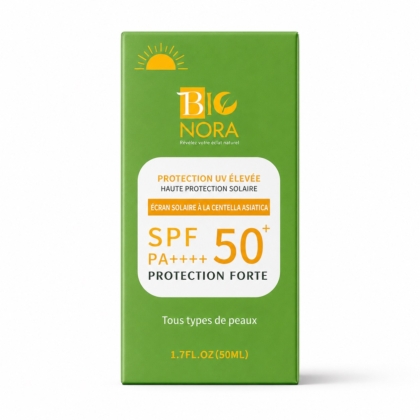 Bionora Crème Solaire à la Centella Asiatica Spf50 (50 ml) offre une forte protection contre les UV pour tous les types de peau dans une boîte verte avec un texte jaune et blanc, une icône solaire et un étiquetage SPF 50+ PA++++. Dakar