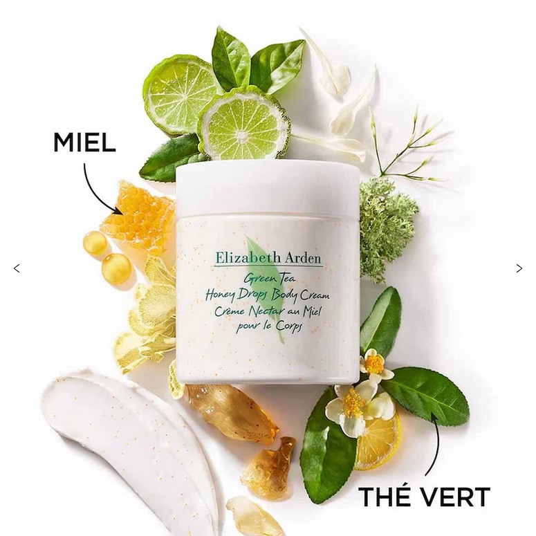 Un pot de 500 ml de « Crème pour le corps au thé vert » est présenté avec du miel, des feuilles de thé vert, des tranches de citron vert, des fleurs blanches et des échantillons de crème. Les étiquettes portent les inscriptions « MIEL » et « THÉ VERT ». Dakar