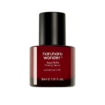 Un flacon rouge foncé de Haruharu Wonder Rose PDRN Firming Serum avec un bouchon noir, aussi élégant que Centellian 24 Madeca Crème Avancée Absorbante et Nourrissante Anti Rides avec Centella Asiatica 50 ml. L'étiquette indique "avec Retinal 0.1%" et "30ml e 1.01 fl. oz. Dakar