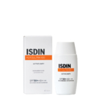 Un flacon blanc et un étui de la crème solaire ISDIN FotoUltra 100 Active Unify SPF 50+, arborant un logo orange et gris, présentés sur un fond blanc uni. Dakar