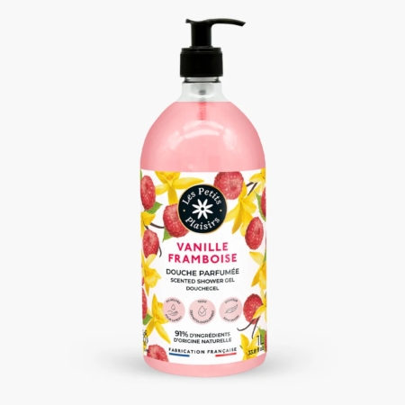 Un flacon de 1 litre de gel douche parfumé Les Petits Plaisirs Vanille Framboise avec un distributeur à pompe. L'étiquette est décorée d'illustrations de framboise et de vanille et met en valeur les ingrédients naturels. Dakar