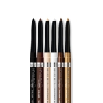 Six crayons eye-liner gel automatiques Infaillible Grip 36h de L’Oréal Paris, disponibles en noir, marron, bordeaux, blanc, bronze et doré, sont présentés debout, sans capuchon : des eye-liners gel waterproof parfaits pour souligner le regard. Dakar