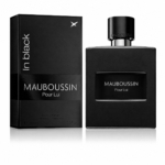 Un flacon de parfum rectangulaire noir portant l'inscription « MAUBOUSSIN Pour Lui » se trouve à côté de son coffret noir assorti, sur lequel figurent les mentions « In black » et « MAUBOUSSIN Pour Lui », ainsi qu'un petit logo représentant un oiseau en haut. Dakar