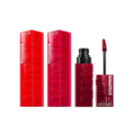 Trois rouges à lèvres liquides longue tenue « SuperStay Vinyl Ink » de Maybelline New York : deux avec des capuchons rouges et roses fermés, et un dont le capuchon est ouvert, laissant apparaître un applicateur rouge foncé recouvert de produit. Dakar