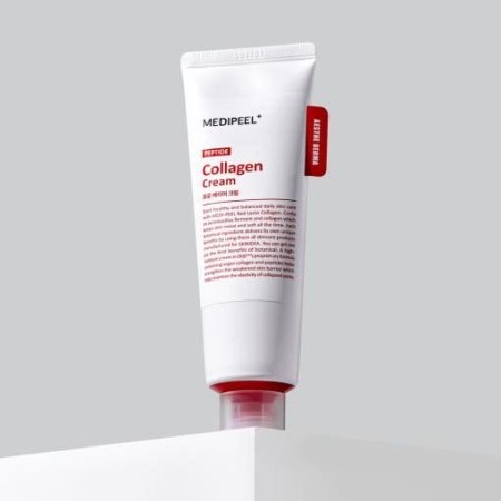 Un tube blanc de Medipeel Crème Barrière Hydratation Intense au Lacto Collagène Rouge 80 ml avec des accents rouges se tient debout sur son bouchon sur un fond gris clair, à côté du Medipeel Crème Gel Rajeunissant et Illuminant Melanon X Drop 50 ml. Les textes en anglais et en coréen sont affichés. Dakar
