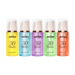 Cinq flacons colorés du « Menokin Masque à Bulles Purifiant et Éclat 30 Seconds Quick » (1 pièce) sont soigneusement alignés, chacun portant une étiquette indiquant un bienfait spécifique : éclat, hydratation, réparation, pureté ou lifting. Dakar