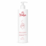 Flacon-pompe blanc contenant le lait corporel hydratant et éclatant de Nirlys Paris au curcuma et à la carotte. Le flacon comporte un texte en rouge et une illustration simple d'une femme. La contenance du produit est de 400 ml. Dakar