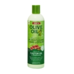 Une bouteille verte d'ORS Olive Oil Incredibly Rich Oil Moisturizing Hair Lotion, infusée avec de l'huile de ricin, 370 ml (12.5 fl oz), avec des images d'olives et de plantes de ricin sur l'étiquette. Dakar