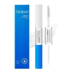 Une boîte bleue et blanche portant l'inscription « Seapuri Lashrum Eyelash Enhancing Serum » est posée à côté d'un tube de sérum muni d'un applicateur, dont le contenu est visible : un produit idéal à associer aux patchs revitalisants anti-cernes et anti-rides Numbuzin No.9 NAD+ Collagen Patchs Yeux, 8 g x 5. Dakar