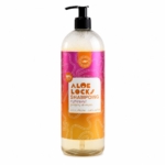 Le shampoing purifiant Easy Pouss Aloé Locks, en format 1 litre, est présenté dans un flacon pompe en plastique transparent orné d’une étiquette orange et rose sur laquelle figurent les mentions « sans silicone • sans sulfate » et « 90 % d’ingrédients d’origine naturelle ». Dakar