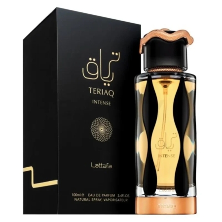 Un flacon du parfum « Teri Aq Intense » de Lattafa est présenté à côté de son coffret noir et or. Le flacon est orné d'un bouchon doré en forme de serpent et de subtils détails décoratifs dorés et noirs. Dakar