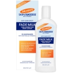 Un flacon et un emballage de la lotion corporelle correctrice de teint « Skin Success Fade Milk » de Palmer’s, accompagnés d’un texte présentant ses bienfaits pour les irrégularités du teint, les taches brunes et les marques post-acnéiques. Dakar