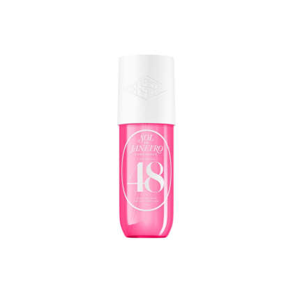 Un flacon rose de 90 ml du déodorant « Sol de Janeiro Cheirosa 48 Brume Parfumée Corps et Cheveux », muni d'un bouchon blanc et portant l'inscription « 48 » sur le devant, photographié sur fond blanc. Dakar