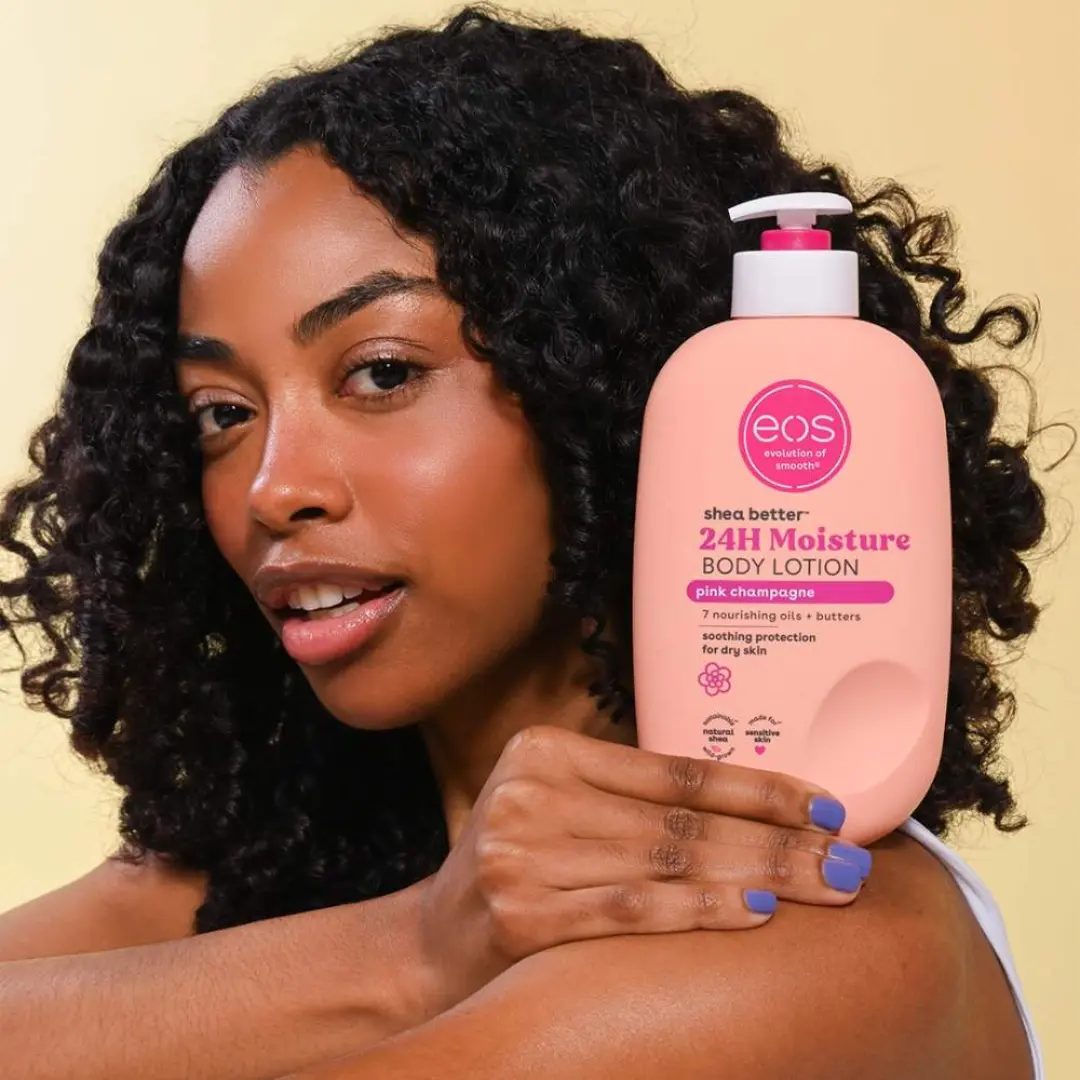 EOS Shea Better Pink Champagne Lait Corps Hydratant 24H au Beurre de Karité 473 ml – Image 2